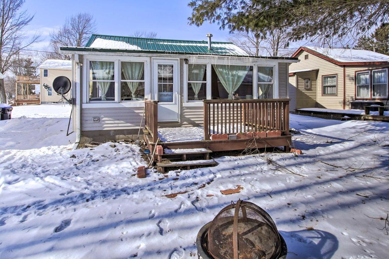 Quaint And Pet-Friendly Cabin On Shawano Lake! Εξωτερικό φωτογραφία