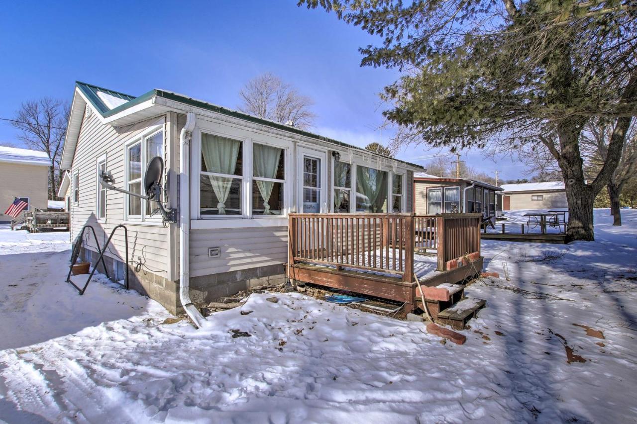 Quaint And Pet-Friendly Cabin On Shawano Lake! Εξωτερικό φωτογραφία